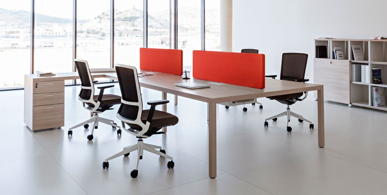 Prisma 4 Person Bench Desk